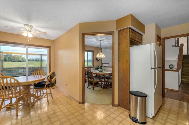 1221 E Knobhill Street, Springfield, MO 65804