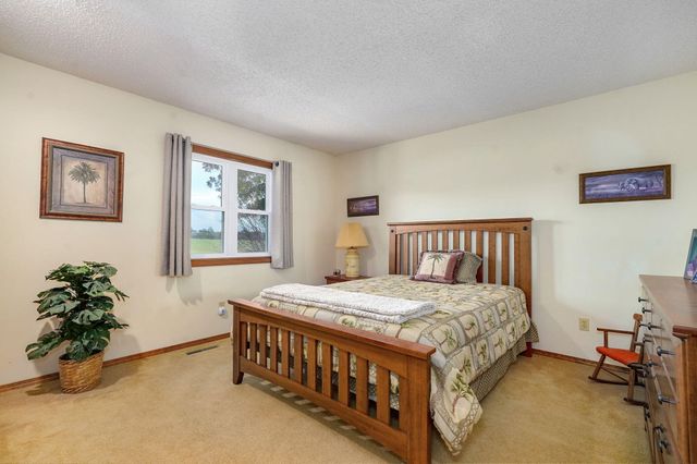 1221 E Knobhill Street, Springfield, MO 65804