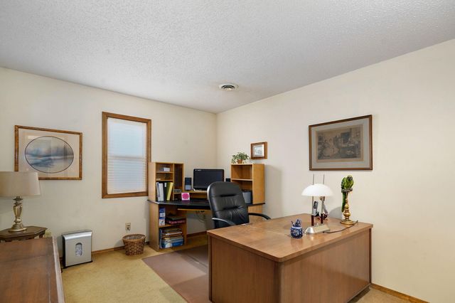 1221 E Knobhill Street, Springfield, MO 65804