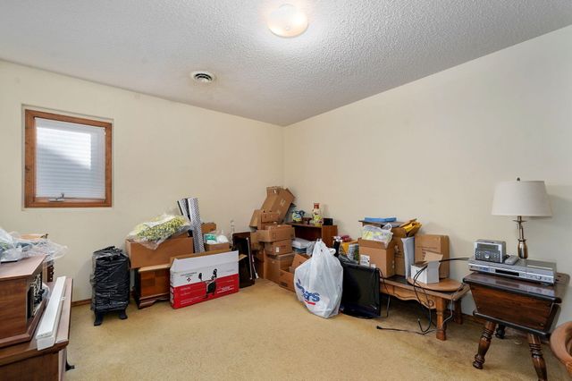 1221 E Knobhill Street, Springfield, MO 65804