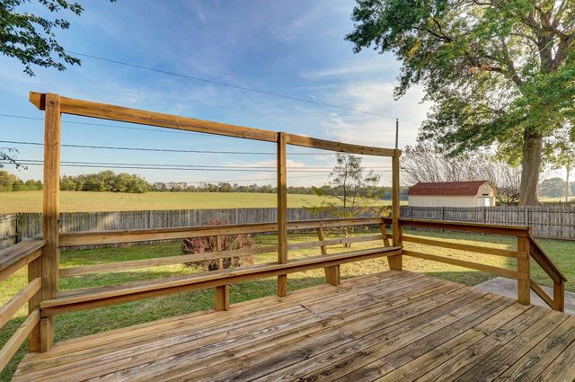 1221 E Knobhill Street, Springfield, MO 65804