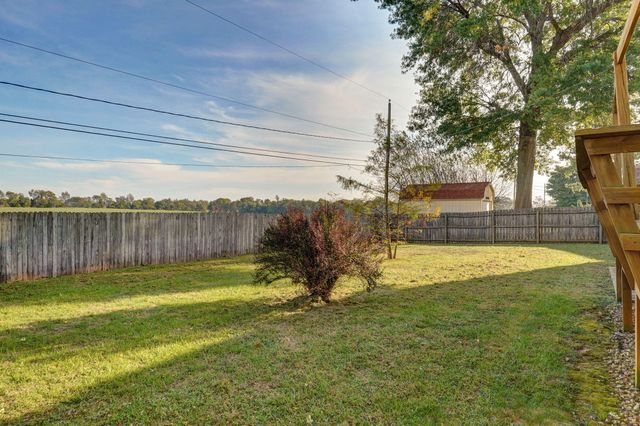 1221 E Knobhill Street, Springfield, MO 65804