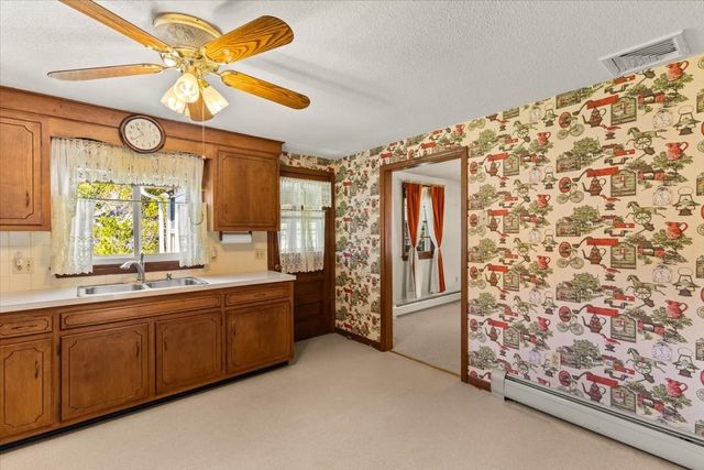18 Wildwood Ave, Taunton, MA 02780