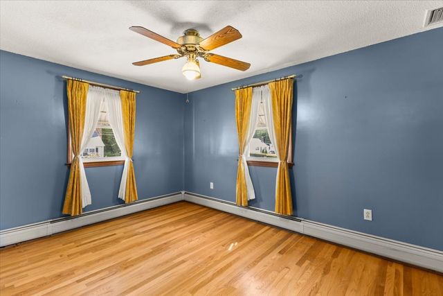 18 Wildwood Ave, Taunton, MA 02780