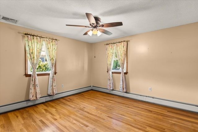 18 Wildwood Ave, Taunton, MA 02780