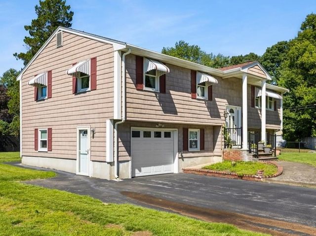 18 Wildwood Ave, Taunton, MA 02780