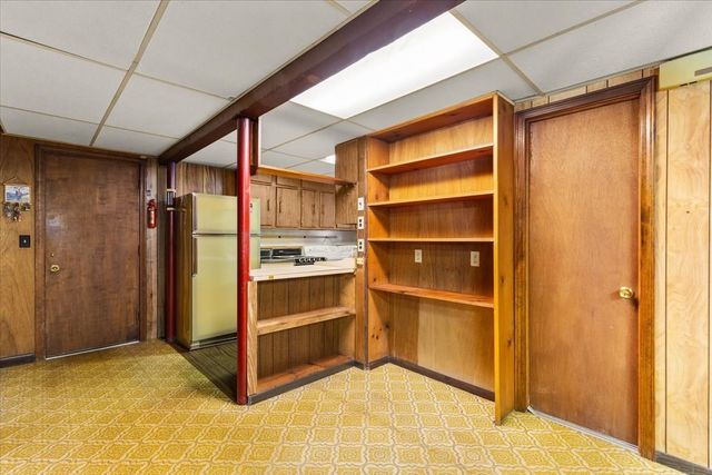 18 Wildwood Ave, Taunton, MA 02780