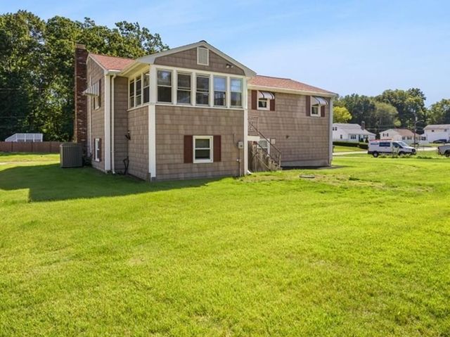 18 Wildwood Ave, Taunton, MA 02780