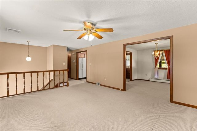 18 Wildwood Ave, Taunton, MA 02780