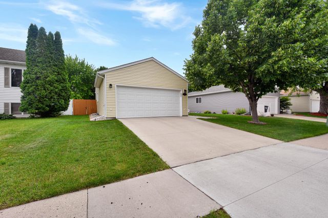 1510 28th Avenue S, Fargo, ND 58103