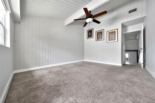 28 Lakeway Street, Conroe, TX 77304