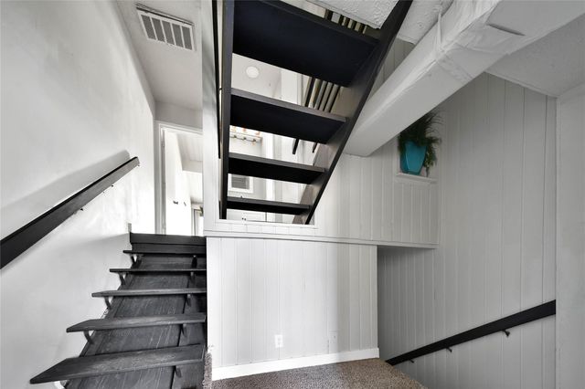 28 Lakeway Street, Conroe, TX 77304