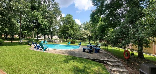 28 Lakeway Street, Conroe, TX 77304