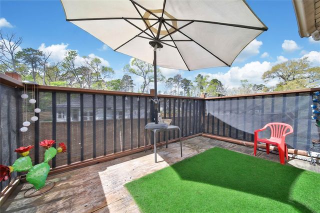 28 Lakeway Street, Conroe, TX 77304