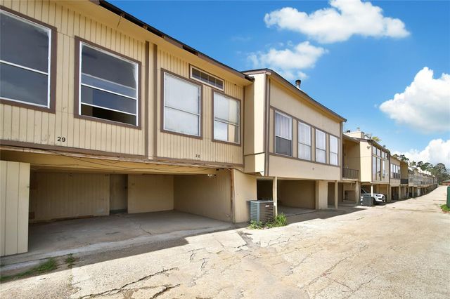 28 Lakeway Street, Conroe, TX 77304