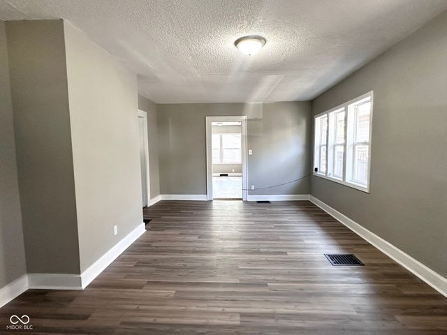 2921 E Brookside Avenue, Indianapolis, IN 46218