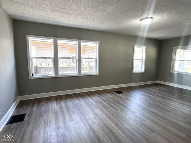 2921 E Brookside Avenue, Indianapolis, IN 46218