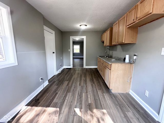 2921 E Brookside Avenue, Indianapolis, IN 46218