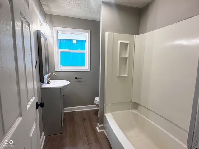 2921 E Brookside Avenue, Indianapolis, IN 46218