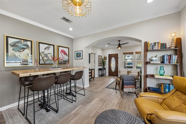 728 N Winnetka Avenue, Dallas, TX 75208