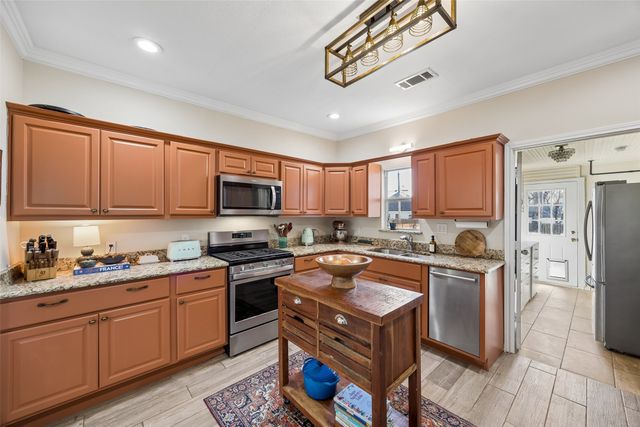 728 N Winnetka Avenue, Dallas, TX 75208