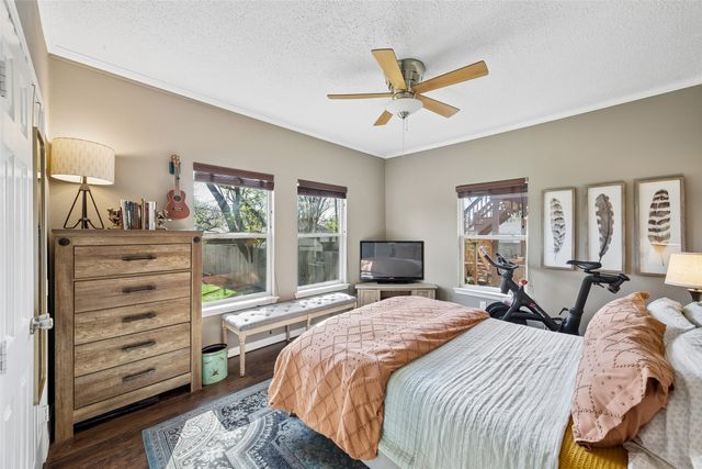 728 N Winnetka Avenue, Dallas, TX 75208