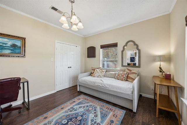 728 N Winnetka Avenue, Dallas, TX 75208