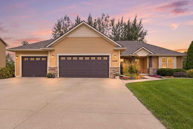 N2288 HILLANDALE DRIVE, Greenville, WI 54942