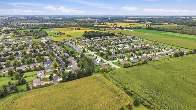 N2288 HILLANDALE DRIVE, Greenville, WI 54942