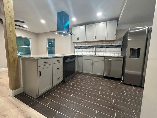 1615 39TH STREET S, St Petersburg, FL 33711