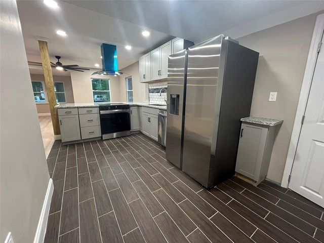 1615 39TH STREET S, St Petersburg, FL 33711