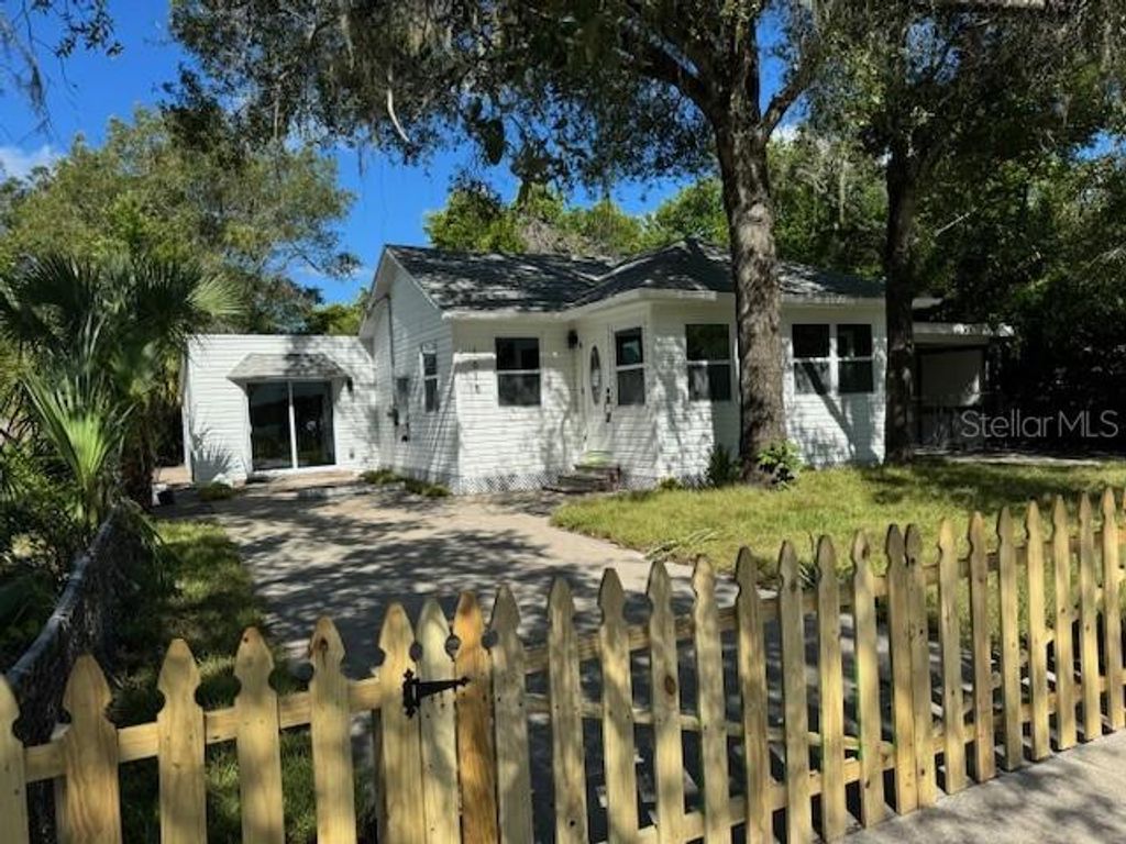 1615 39TH STREET S, St Petersburg, FL 33711