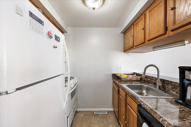 35276 Terrybrook Drive, Sterling Heights, MI 48312