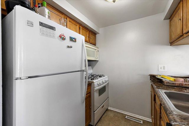 35276 Terrybrook Drive, Sterling Heights, MI 48312