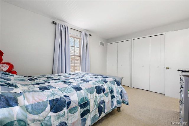 35276 Terrybrook Drive, Sterling Heights, MI 48312