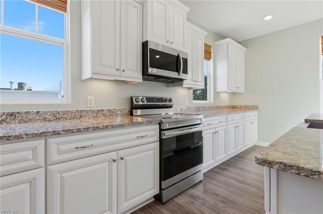 9556 21st Bay ST, Norfolk, VA 23518