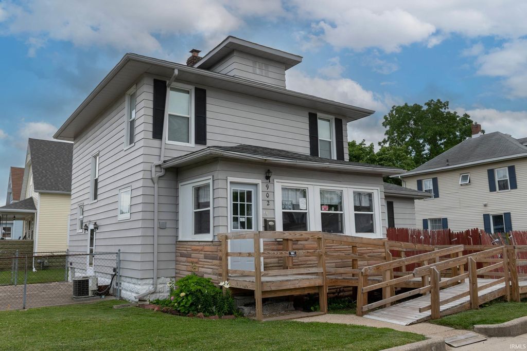 902 S Main St, Mishawaka, IN 46544