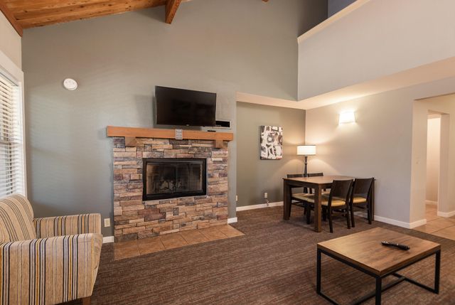 18575 SW Century Drive 1837-1838, Bend, OR 97702