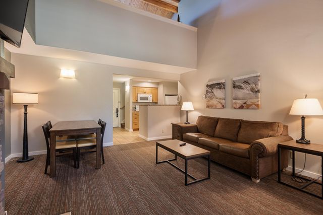 18575 SW Century Drive 1837-1838, Bend, OR 97702