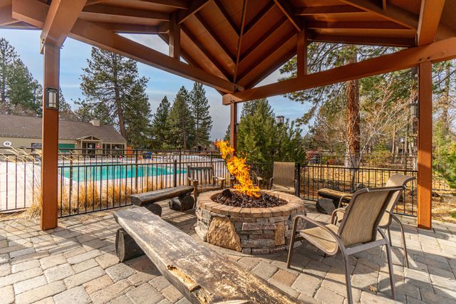 18575 SW Century Drive 1837-1838, Bend, OR 97702