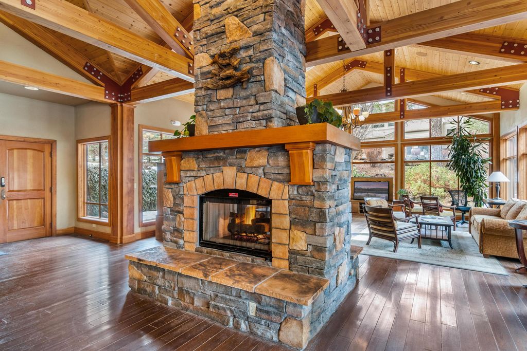 18575 SW Century Drive 1837-1838, Bend, OR 97702