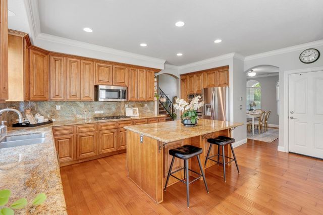 141 Flint Rock Ct, Roseville, CA 95747