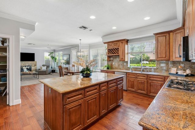 141 Flint Rock Ct, Roseville, CA 95747