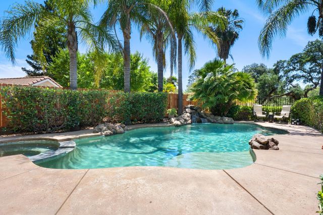 141 Flint Rock Ct, Roseville, CA 95747