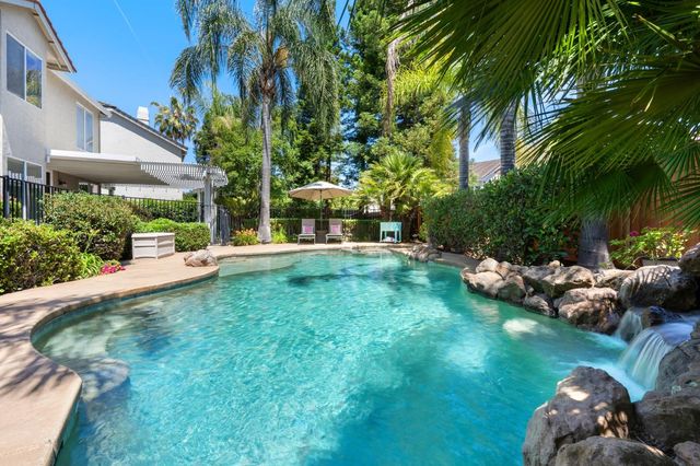 141 Flint Rock Ct, Roseville, CA 95747