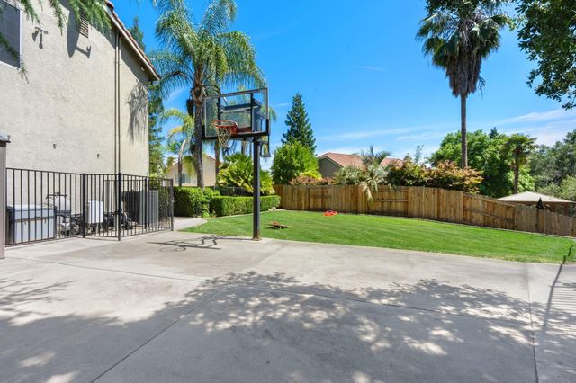 141 Flint Rock Ct, Roseville, CA 95747
