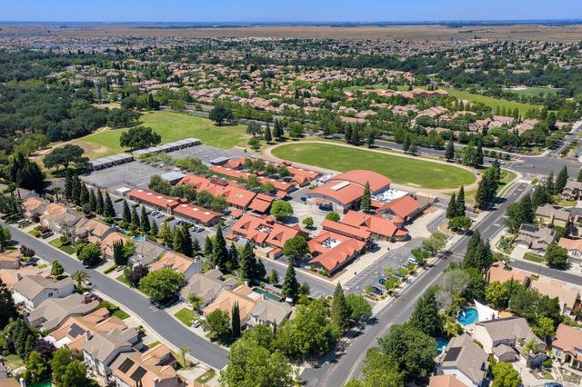 141 Flint Rock Ct, Roseville, CA 95747