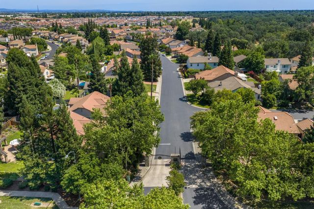 141 Flint Rock Ct, Roseville, CA 95747