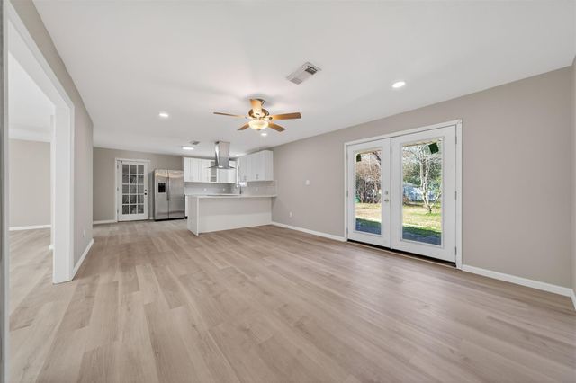 702 Rosewood Drive, Baytown, TX 77520