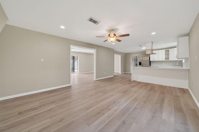 702 Rosewood Drive, Baytown, TX 77520